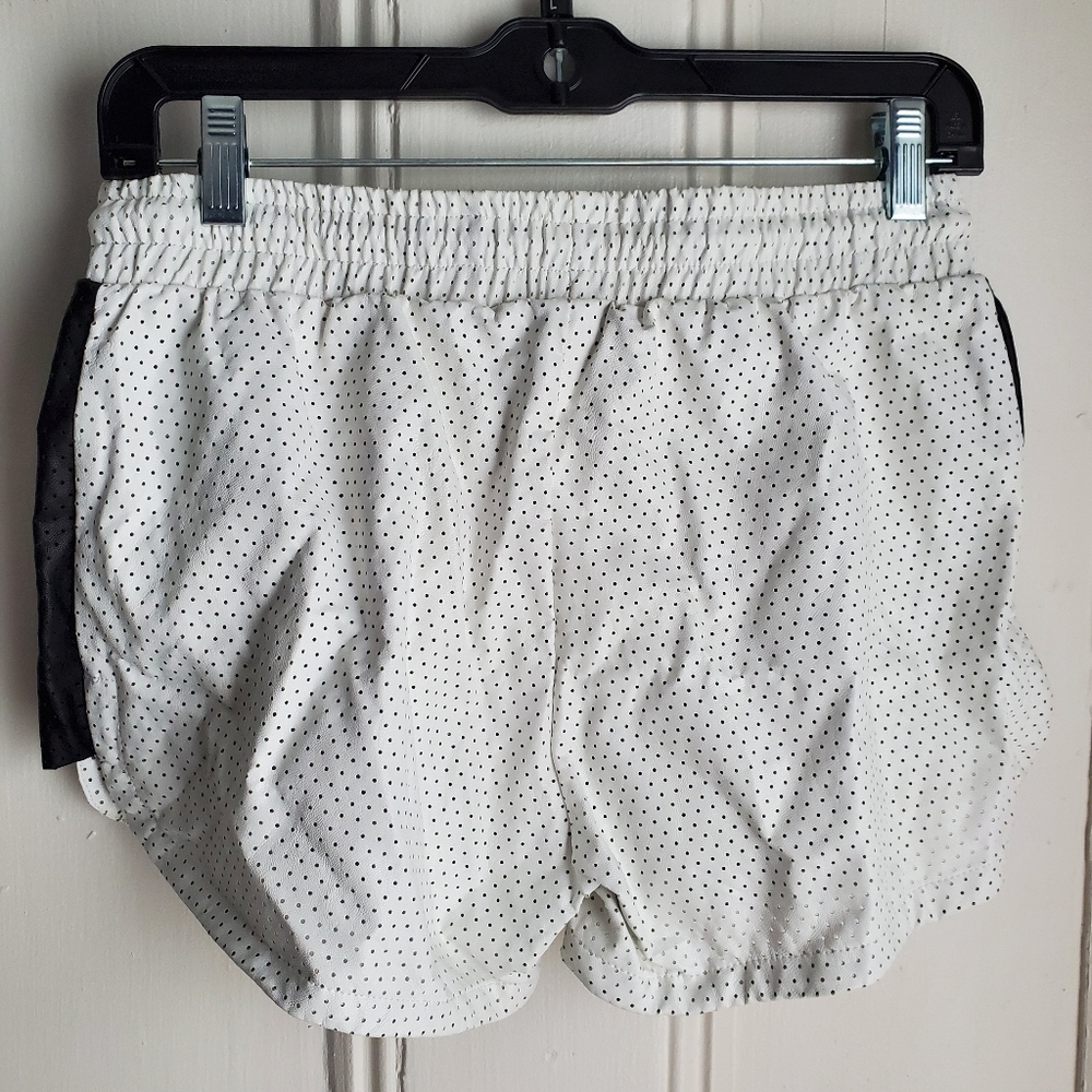 Shorts - Picture 2 of 3